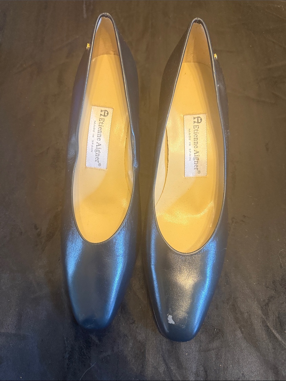 Vintage Etienne Aigner Blue Leather Classic Heels NEVER WORN. Read description.